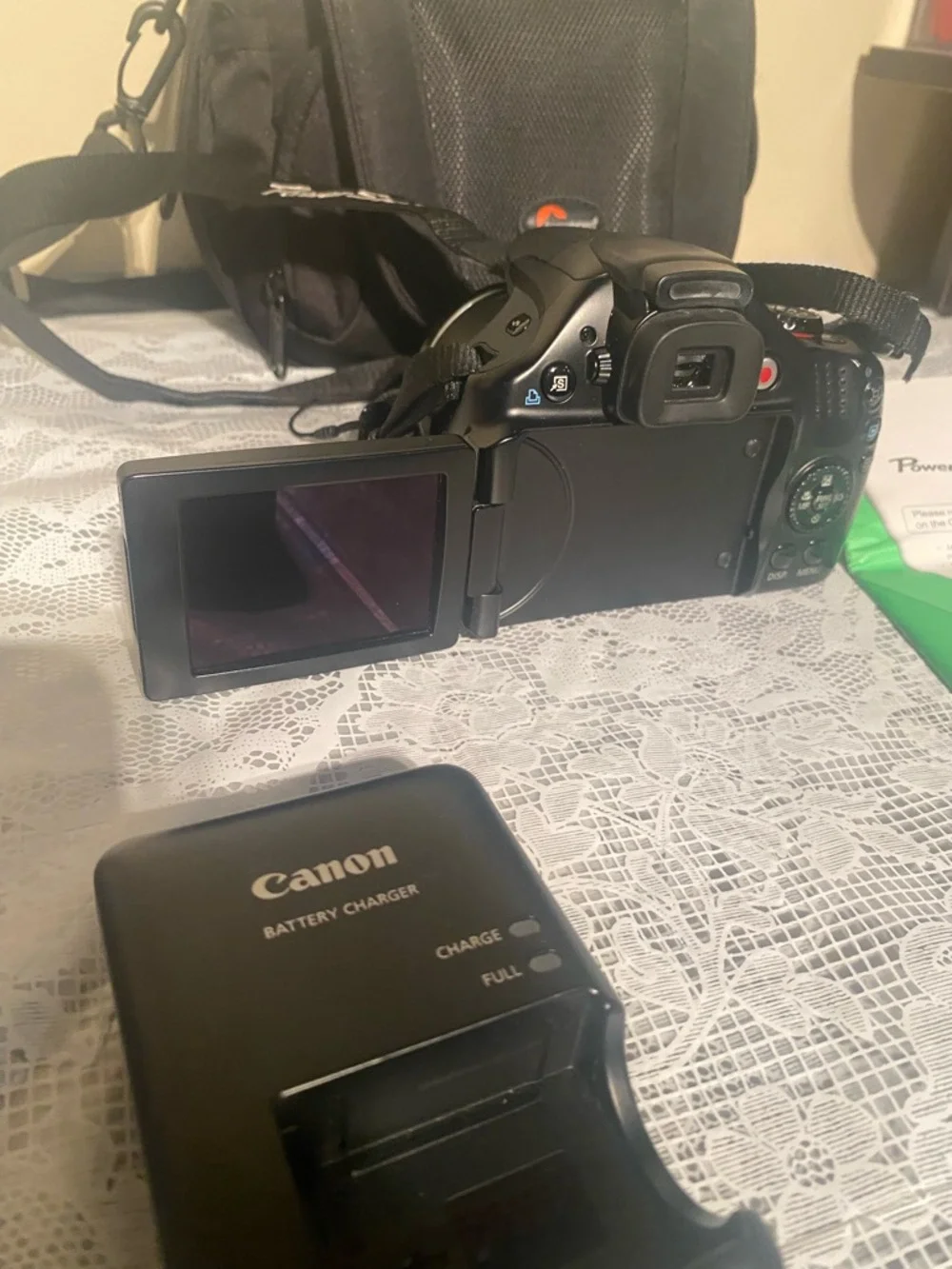 Canon PowerShot SX40 HS: 12.1 MP Digital Camera & Charger/Case - Picture 6 of 10